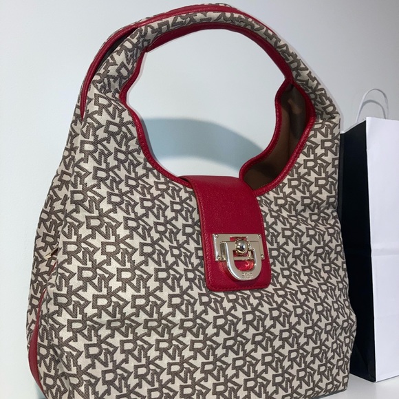 ❌SOLD❌Dkny Hobo bag - Picture 15 of 15